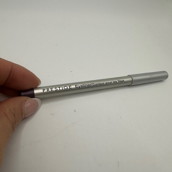 Prestige Eyeliner – Poly ✨🖊️ - Picture 1 of 6